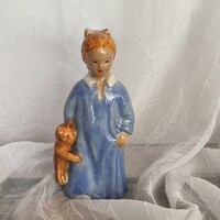 Régi magyar kerámia figura – Pizsamás kislány mackóval