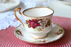 Eladó angol Bone China teáscsésze csészealjjal