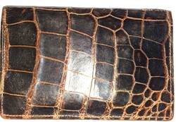MID CENTURY KROKODÍLBŐR,BELÜL CSERZETT marhaBŐR  PÉNZTÁRCA összecsukva 15x10 cm