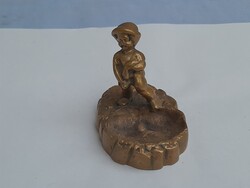 Full tömör bronz antik hamuzó pisilő kisfiúval