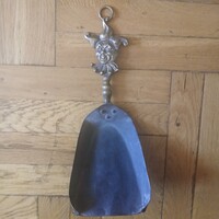 Bolondos antik réz kandalló lapát (26x9,7x6 cm)