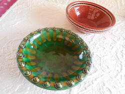 Magyar kerámia tárgyak , 1 db HMV  falra  16 x 6 cm és 1 db  Tihany jelzésű 17 x 4 cm