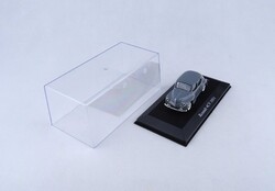 2A656 RENAULT 4 CV 1951 die-cast autómodell plexi búra alatt műanyag talapzaton