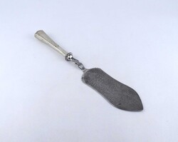 2A680 Antik 800-as finomságú ezüst nyelű savazott acél tortalapát 30.5 cm
