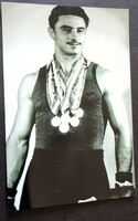 PAPP LACI HÁROMSZOROS OLIMPIAI BAJNOK MAGYAR ÖKÖLVIVÓ EDZŐ KORABELI EZÜSTZSELATINOS FOTÓ