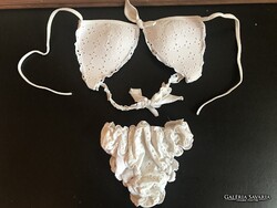 CALZEDONIA  FÜRDŐRUHA -  BIKINI - CSIPKE HATÁS - VAKÍTÓ FEHÉR - ÚJSZERŰ - HIBÁTLAN