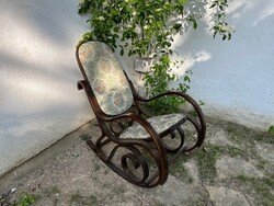 Antik Thonet stílusú hajlított bükkfa hintaszék