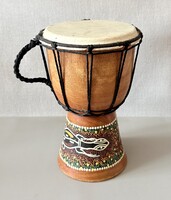 Egzotikus kézműves Djembe dob (25x15 cm) – Jó hangzással, kis hibával