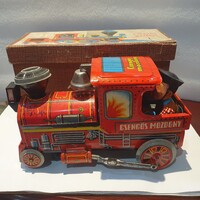 Retro lemezárugyári csengős mozdony játék működik szocreál makett vasút pótajtóval