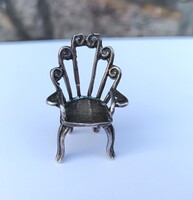 Bájos 800-as ezüst miniatúra – Finoman megmunkált kis szék / karosszék