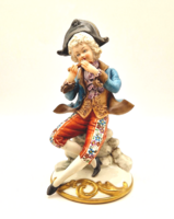 Capodimonte olasz porcelán fuvolázó elegáns fiú Volta 16cm
