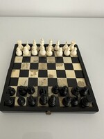 Mini mágneses sakktábla az 1980-as évekből, kicsit kopottas eladó