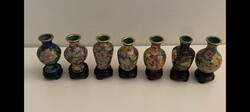 7 db-os Kínai Rekeszzománc (Cloisonné) Miniatűr Váza Készlet Fa Talpakkal – Hibátlan!