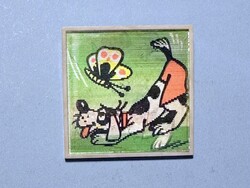 Retro szovjet gyermek kitűző Bobik rajzfilm figura látogatóba megy CCCP