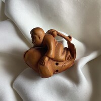 Koi Halon lovagló baba Fa Állat japán netsuke necuke Miniatűr fafaragás Feng Shui Keleti Horoszkóp
