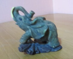 Régi vintage miniatűr Tuskers gyűjthető elefánt figura műgyanta, 5.5 cm