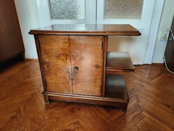 Antik Art Deco kombinált kisasztal / szalonszekrény (intarziás, eredeti kulccsal)