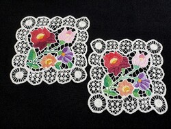 2 db kalocsai mintás riselt terítő 15 x 15 cm