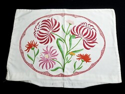 Virág mintával hímzett díszpárna, párna huzat 53 x 37 cm