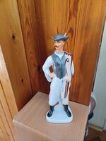 Betyár szobor,  Aquincum porcelán