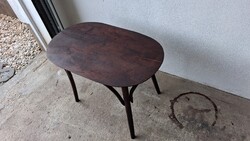 Thonet asztal