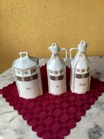 Régi porcelán fűszertartók.