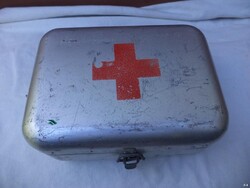 Retro aluminium mentődoboz, beltartalommal együtt (7172)