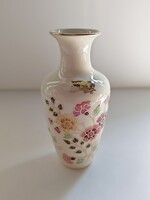 Zsolnay kézzel festett porcelán váza – pillangós, virágos dekor, aranyozott – 16,5 cm
