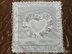 HÍMZETT PÁRNA - 3 D - SZÍV - 45 x 45 cm - GÉPI - PAMUT - HIBÁTLAN