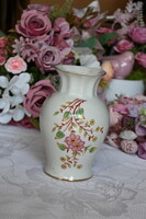 Kézzel festett, jelzett Zsolnay porcelán váza – szignózott (17 cm)