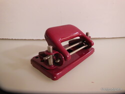 IRATLYUKASZTÓ - FÉM -  RETRO - LYUKTÁVOLSÁG - 8 cm  - NÉMET   - HIBÁTLAN