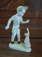 Retro Aquincum porcelán figura kisfiú nyuszival– I. osztályú, hibátlan