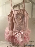 KATE MACK  HATTYÚK TAVA  FÜRDŐRUHA - GYEREK -  szél .- 23 cm - hossz - 47 cm  - HIBÁTLAN