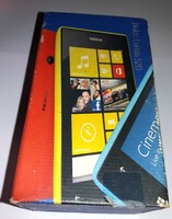2013.NOKIA LUMIA 520 okostelefon DOBOZÁVAL TARTOZÉKOK NÉLKÜL MÉG A GYÁRI VÉDŐFÓLIÁVAL