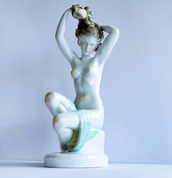 Herend – Elek Lux (1884–1941) – Szobor, „Fésülködő nő” – 37 cm