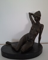 Támaszkodó akt, Art déco bronz szobor kő lapon