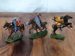 Retro középkori lovag lovas figurák szett 13-14 cm