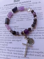 SZeNt BeNeDeK SziRt - egyedi ásvány karkötő – Ametiszt, Iolit, Hegyikristály (Szent Benedek medállal