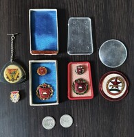 Retro szocialista (Kádár-kori) gyűjtemény egyben – Jelvények, kitüntetés és tantuszok