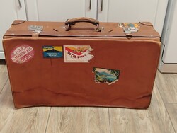 Nagyméretű, bővíthető  Art deco bőrönd. 73 x 41 x 22/30 cm.