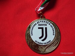 "LEGNAGYOBB JUVENTUS SZURKOLÓ" ARANYÉREM