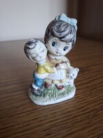 Biszkvit, (bisquit) porcelán gyerek cicával. 10,2 cm. Hibátlan.