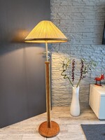 Egyedi Vintage állólámpa igényes fa és réz kivitelben. 140 cm.