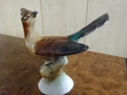 Bodrogkeresztúri mázas kerámia figura, madár a faágon, magassága 13,5 cm. Jókai
