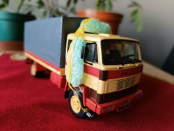 Jelcz 415 platós ponyvás teherautó 1:43 modell