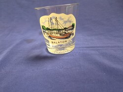 Retro "BALATON" feliratos emlékpohár, szuvenír vitorlás dekorral