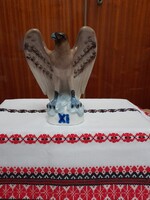 Royal Dux Sas figura porcelánból