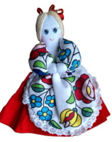 Textil baba népviseletben
