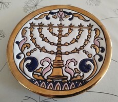  Ritka Judaika kézzel festett, aranyozott kerámia fali tál - Menóra 16,5 cm