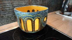 Pesthidegkúti Funky Astoria Kerámia Kaspó – Ikonikus Retro Design  17cm